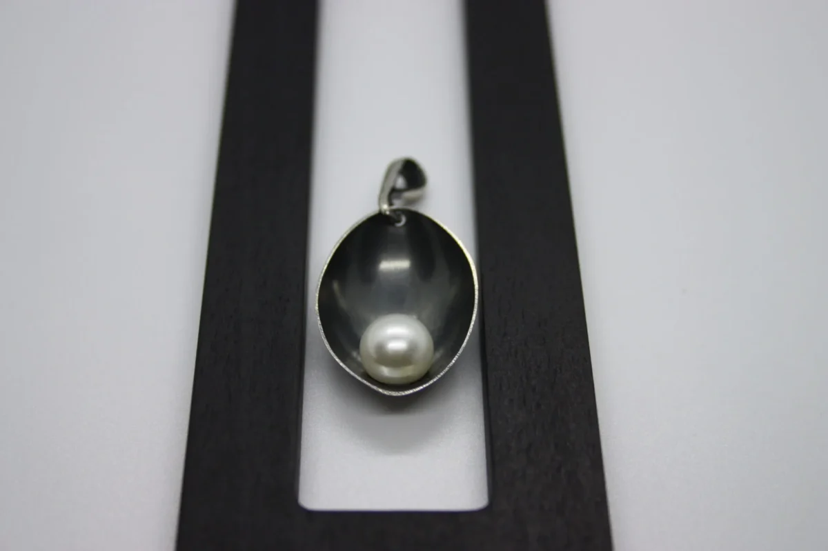 Pendant - Image 1