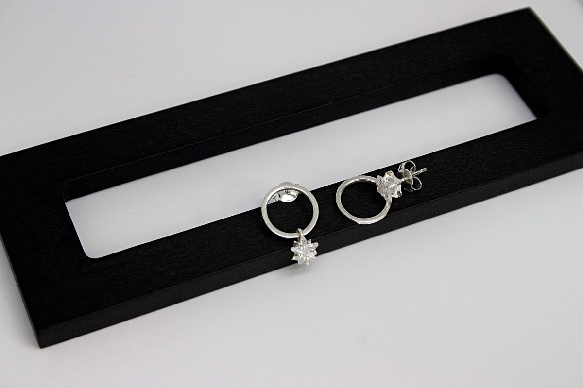 Auskarai "Aukštyn kojom" - Image 1