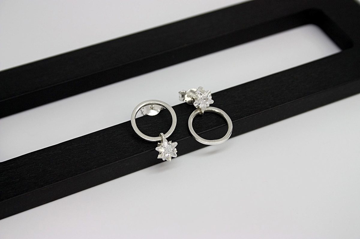 Auskarai "Aukštyn kojom" - Image 2