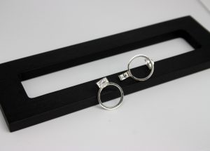 Auskarai "Kitu kampu"