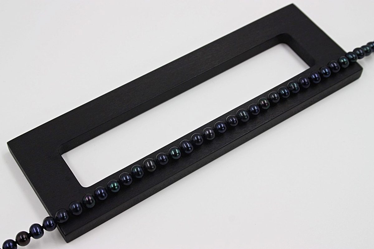 Kaklo papuošalas "Juodoji klasika" - Image 4