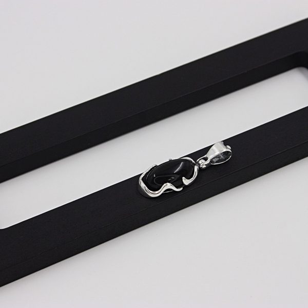 Pakabukas "Onikso kaskada"